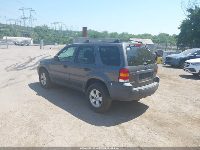 45180178 :رقم المزاد ، 1FMYU93165KA52093 vin ، 2005 Ford Escape Xlt مزاد بيع