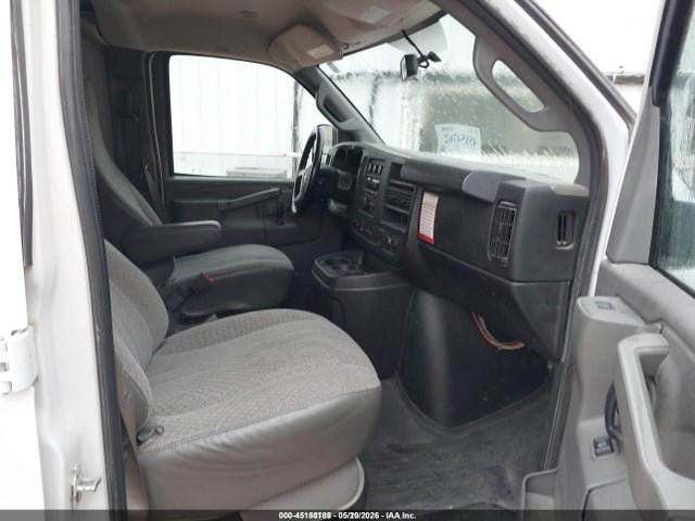 Chevrolet Express 3500 Work Van 2017 1GCZGHFG4H1272899 Image 5
