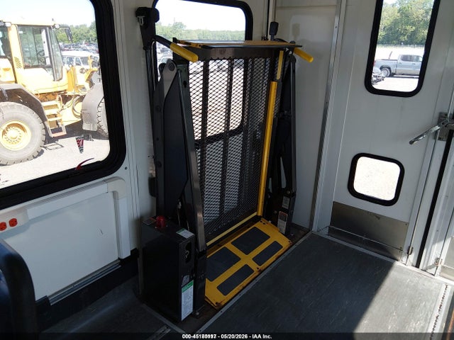 Aukcja sprzedaży 2013 Freightliner Chassis M Line Shuttle Bus, vin: 4UZADEDT5DCFF5048, numer aukcji: 45180197