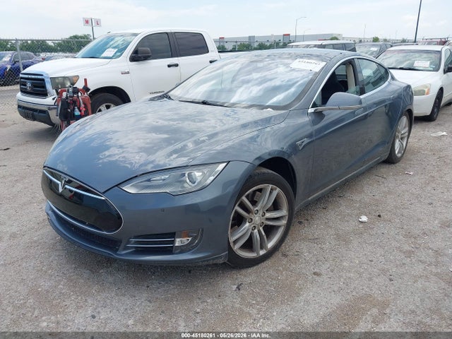 Tesla Model S P85 2014 5YJSA1H13EFP38375 Image 2