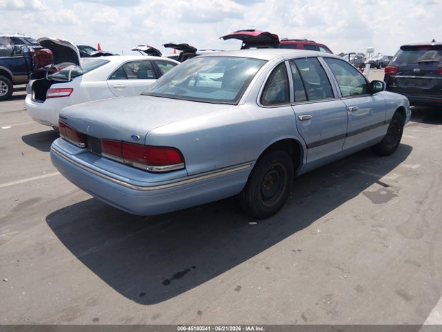 45180341 :رقم المزاد ، 2FALP71W6VX142890 vin ، 1997 Ford Crown Victoria Police Interceptor مزاد بيع