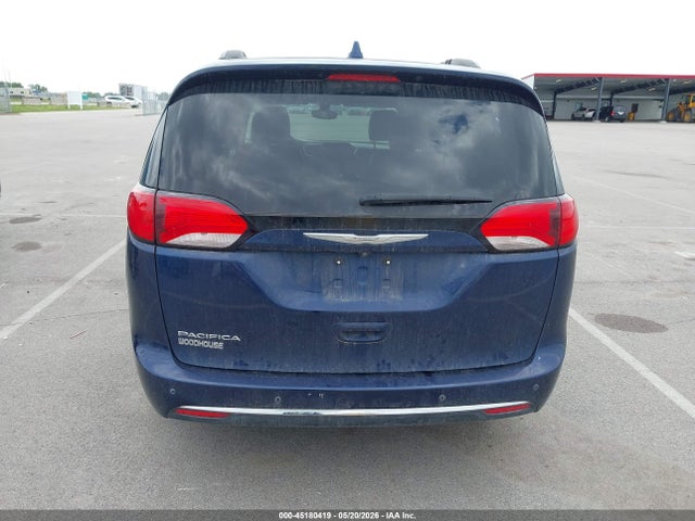 2017 Chrysler Pacifica Touring-l მანქანა იყიდება აუქციონზე, vin: 2C4RC1BG3HR512528, აუქციონის ნომერი: 45180419