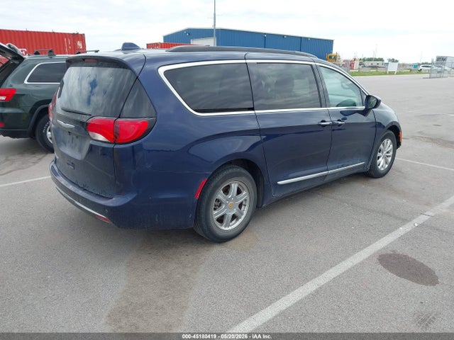 2017 Chrysler Pacifica Touring-l მანქანა იყიდება აუქციონზე, vin: 2C4RC1BG3HR512528, აუქციონის ნომერი: 45180419