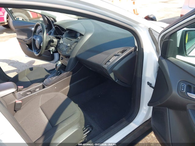 45180431 :رقم المزاد ، 1FADP3F21GL250384 vin ، 2016 Ford Focus Se مزاد بيع
