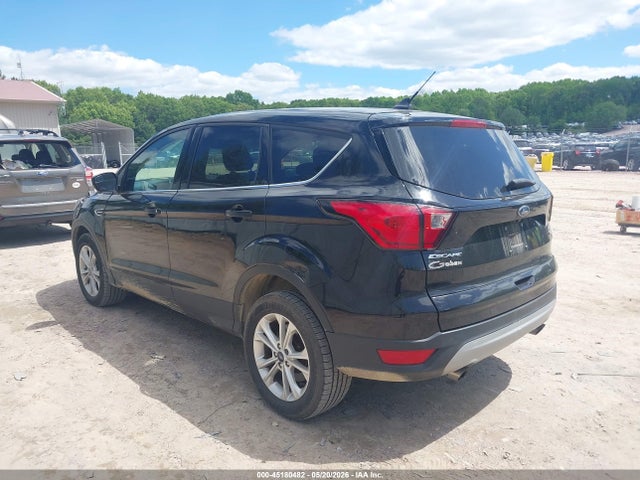 Продажа на аукционе авто 2019 Ford Escape Se, vin: 1FMCU9GD2KUB14586, номер лота: 45180482