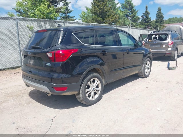 Продажа на аукционе авто 2019 Ford Escape Se, vin: 1FMCU9GD2KUB14586, номер лота: 45180482