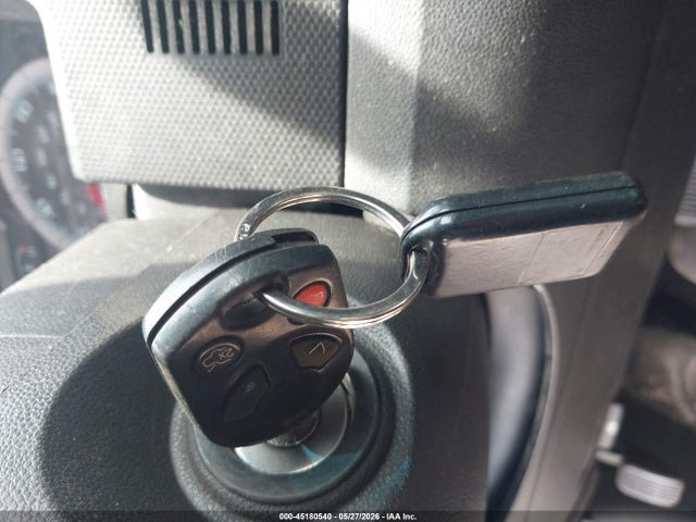 2010 Ford Escape Limited მანქანა იყიდება აუქციონზე, vin: 1FMCU9EG7AKA68437, აუქციონის ნომერი: 45180540