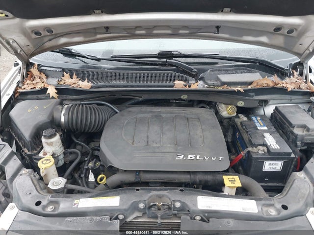 45180571 :رقم المزاد ، 2A4RR8DG7BR614971 vin ، 2011 Chrysler Town & Country Touring-l مزاد بيع