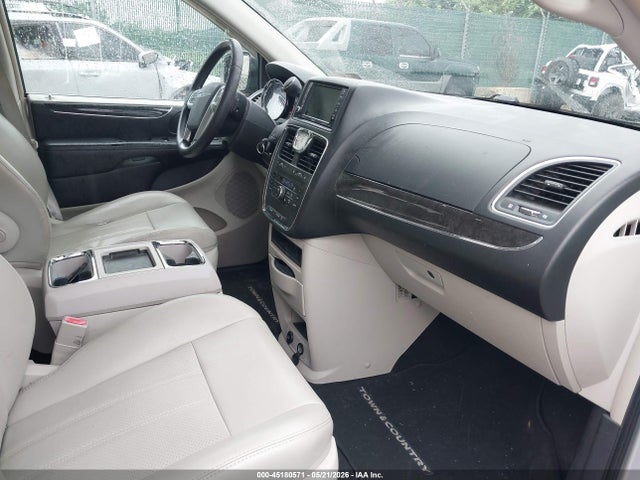 45180571 :رقم المزاد ، 2A4RR8DG7BR614971 vin ، 2011 Chrysler Town & Country Touring-l مزاد بيع