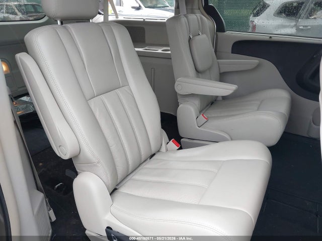 45180571 :رقم المزاد ، 2A4RR8DG7BR614971 vin ، 2011 Chrysler Town & Country Touring-l مزاد بيع