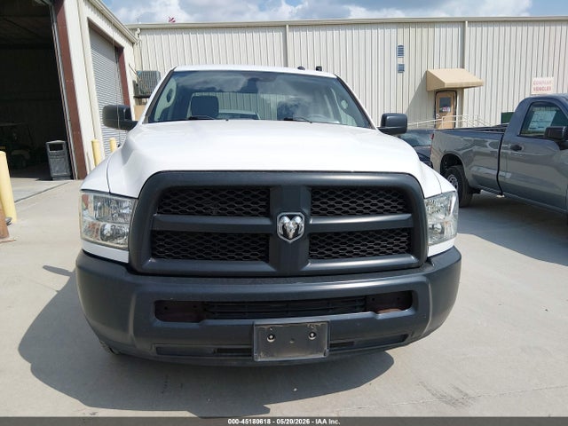 45180618 :رقم المزاد ، 3C6TR4HT8JG356015 vin ، 2018 Ram 2500 Tradesman  4x2 8' Box مزاد بيع