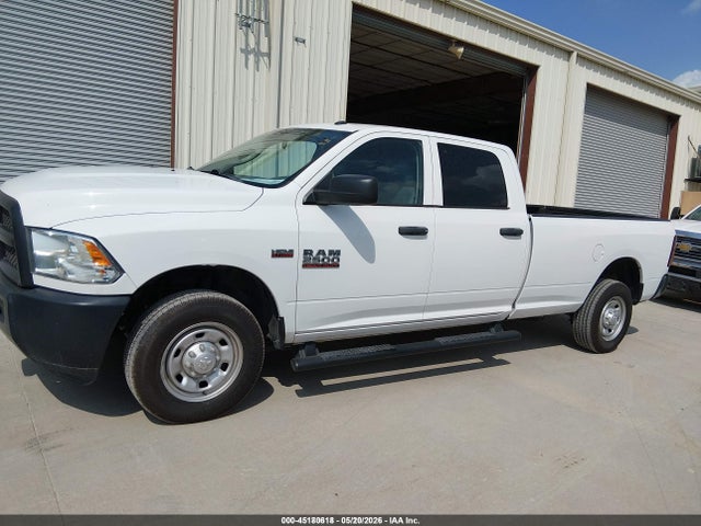 45180618 :رقم المزاد ، 3C6TR4HT8JG356015 vin ، 2018 Ram 2500 Tradesman  4x2 8' Box مزاد بيع