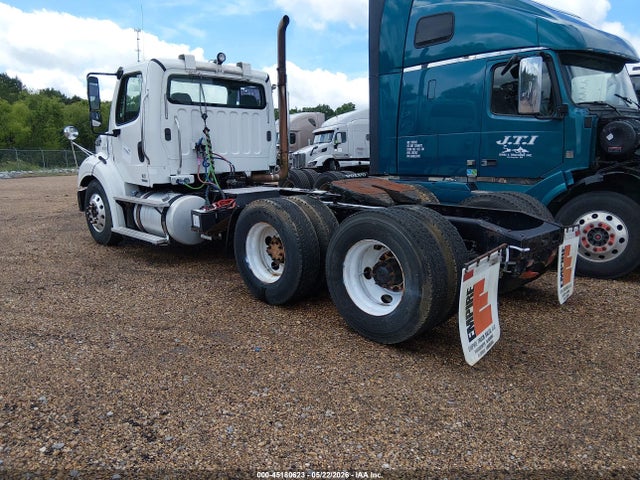 45180623 :رقم المزاد ، 1FUJC5DV0BDAY3810 vin ، 2011 Freightliner M2 112 Medium Duty مزاد بيع
