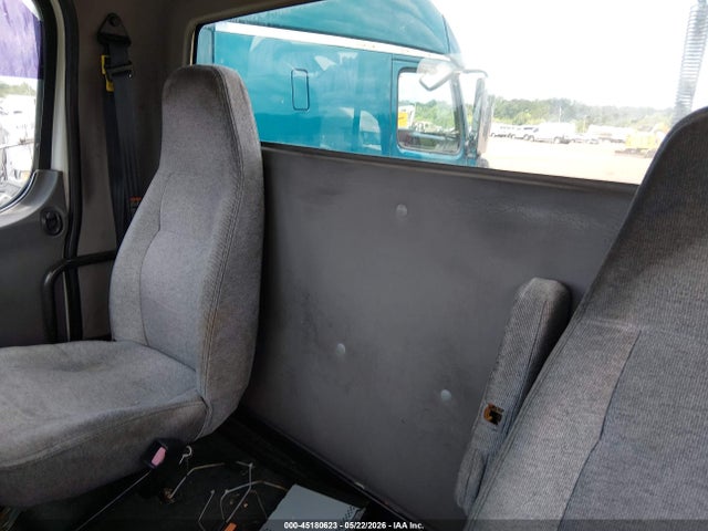 45180623 :رقم المزاد ، 1FUJC5DV0BDAY3810 vin ، 2011 Freightliner M2 112 Medium Duty مزاد بيع