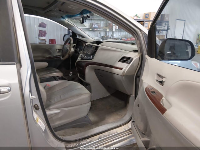 Aukcja sprzedaży 2011 Toyota Sienna Xle, vin: 5TDDK3DC7BS024409, numer aukcji: 45180629