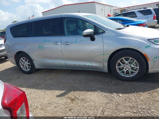 Продажа на аукционе авто 2023 Chrysler Pacifica Touring L, vin: 2C4RC1BG7PR624229, номер лота: 45180700