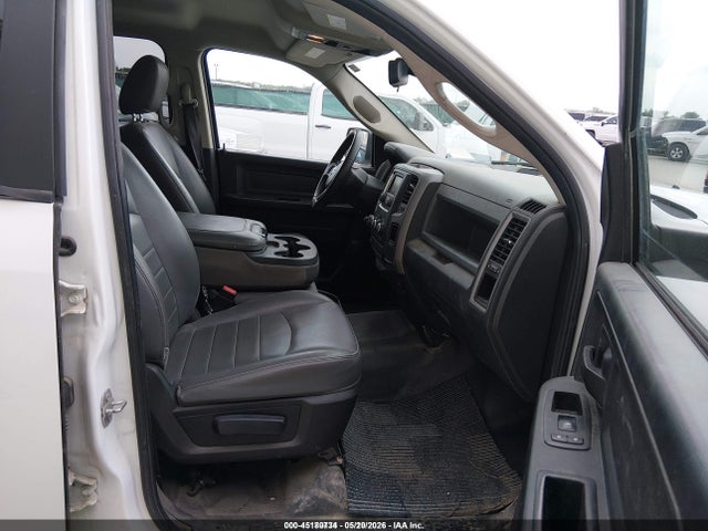 45180734 :رقم المزاد ، 1C6RR6KG1GS382166 vin ، 2016 Ram 1500 Tradesman مزاد بيع