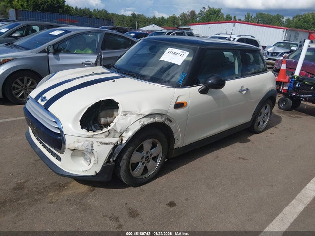 Продаж на аукціоні авто 2015 Mini Hardtop Cooper, vin: WMWXM5C58FT940171, номер лоту: 45180742