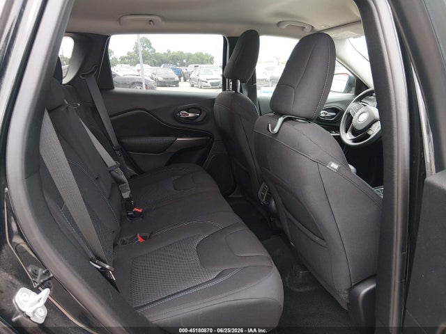 1C4PJMCB4KD429945 Jeep Cherokee Latitude 4x4
