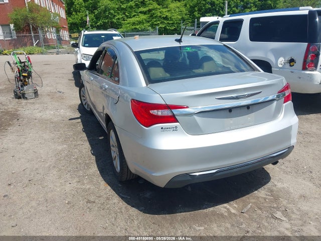 45180895 :رقم المزاد ، 1C3BC1FBXBN570953 vin ، 2011 Chrysler 200 Touring مزاد بيع