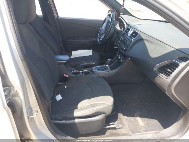 45180895 :رقم المزاد ، 1C3BC1FBXBN570953 vin ، 2011 Chrysler 200 Touring مزاد بيع