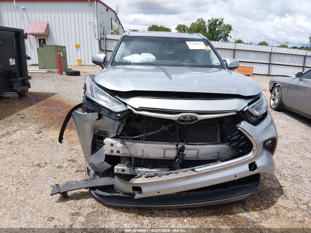 5TDFZRBH8MS149542 Toyota Highlander Platinum