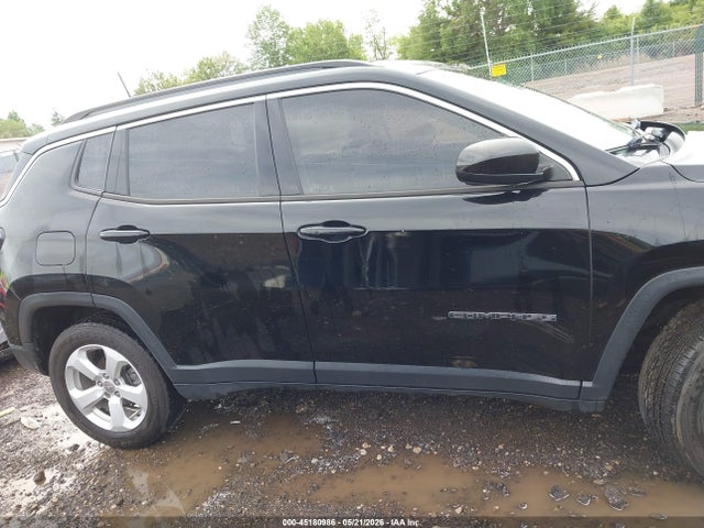 2017 Jeep New Compass Latitude Fwd მანქანა იყიდება აუქციონზე, vin: 3C4NJCBB7HT647786, აუქციონის ნომერი: 45180986