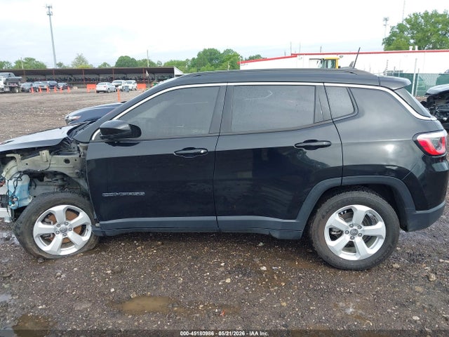 2017 Jeep New Compass Latitude Fwd მანქანა იყიდება აუქციონზე, vin: 3C4NJCBB7HT647786, აუქციონის ნომერი: 45180986