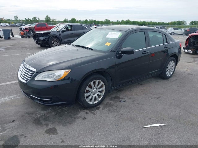 45180987 :رقم المزاد ، 1C3CCBBB8DN574373 vin ، 2013 Chrysler 200 Touring مزاد بيع
