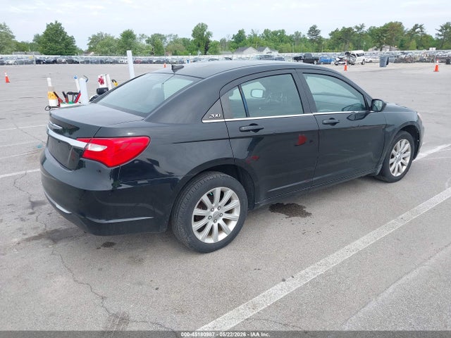 45180987 :رقم المزاد ، 1C3CCBBB8DN574373 vin ، 2013 Chrysler 200 Touring مزاد بيع