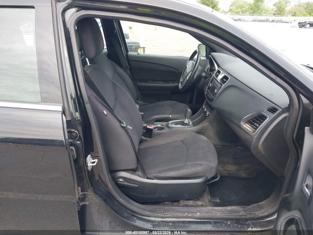 45180987 :رقم المزاد ، 1C3CCBBB8DN574373 vin ، 2013 Chrysler 200 Touring مزاد بيع