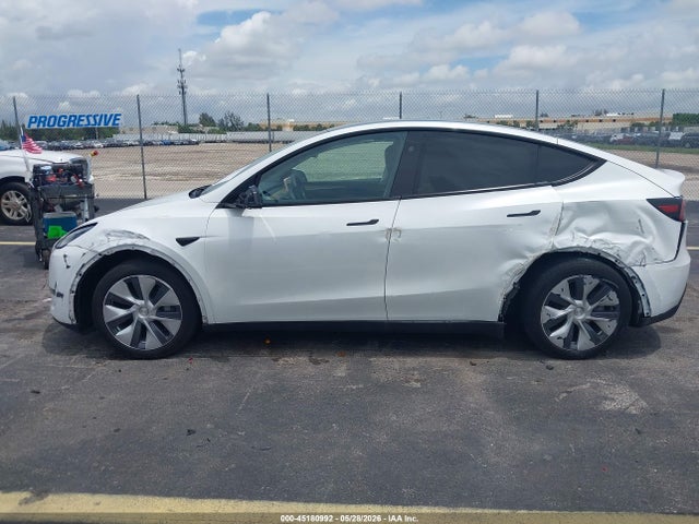 Продаж на аукціоні авто 2024 Tesla Model Y Long Range Dual Motor All-wheel Drive, vin: 7SAYGDEE5RA280510, номер лоту: 45180992