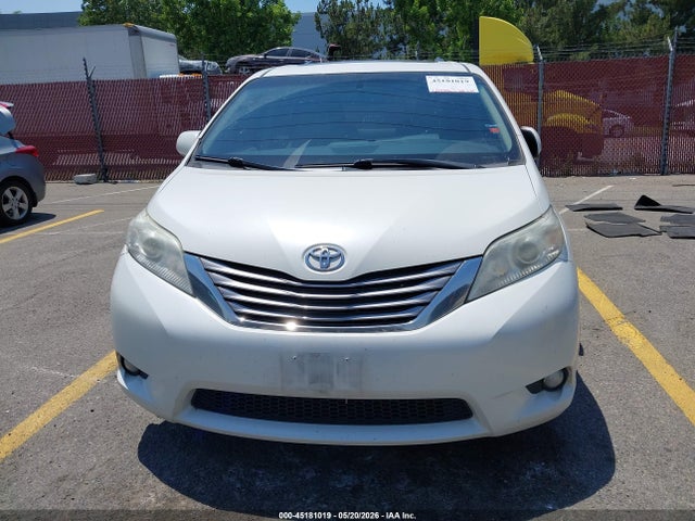 2017 Toyota Sienna Xle 8 Passenger მანქანა იყიდება აუქციონზე, vin: 5TDYZ3DC9HS871244, აუქციონის ნომერი: 45181019