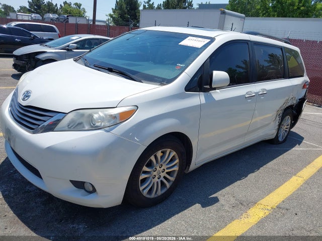 2017 Toyota Sienna Xle 8 Passenger მანქანა იყიდება აუქციონზე, vin: 5TDYZ3DC9HS871244, აუქციონის ნომერი: 45181019