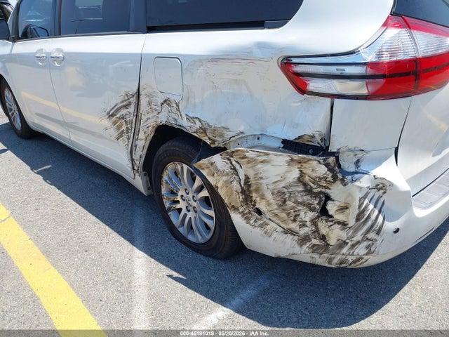 2017 Toyota Sienna Xle 8 Passenger მანქანა იყიდება აუქციონზე, vin: 5TDYZ3DC9HS871244, აუქციონის ნომერი: 45181019
