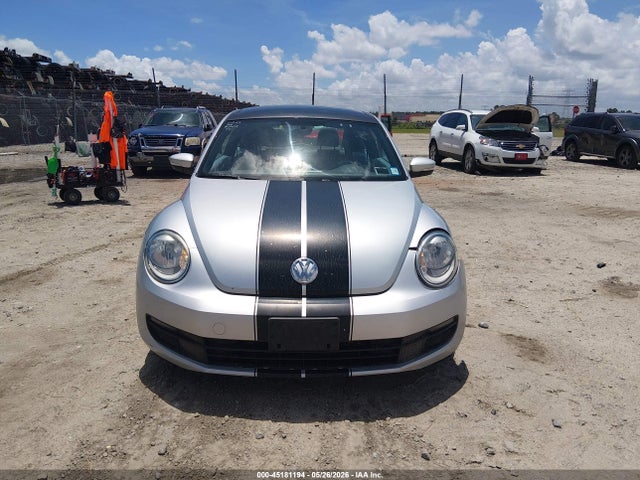 45181194 :رقم المزاد ، 3VWJP7AT7CM628881 vin ، 2012 Volkswagen Beetle 2.5l مزاد بيع