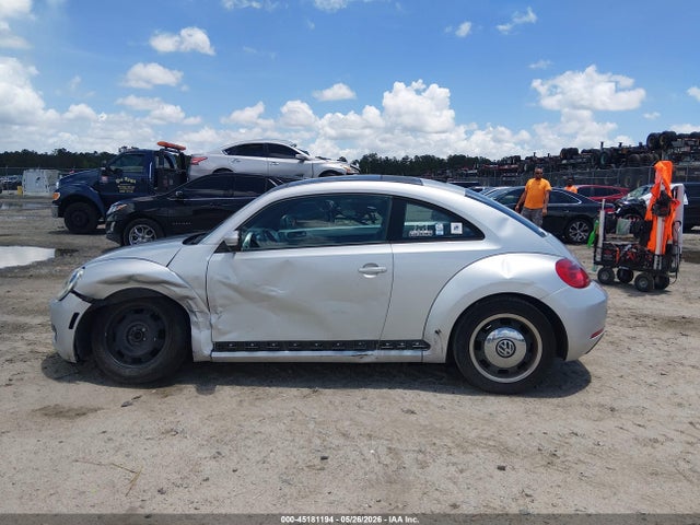45181194 :رقم المزاد ، 3VWJP7AT7CM628881 vin ، 2012 Volkswagen Beetle 2.5l مزاد بيع