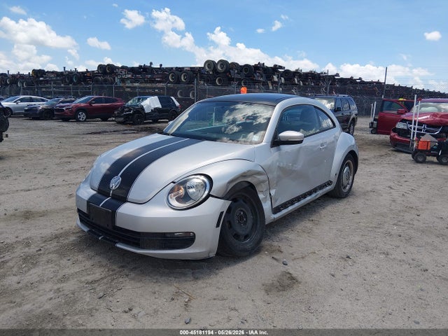 45181194 :رقم المزاد ، 3VWJP7AT7CM628881 vin ، 2012 Volkswagen Beetle 2.5l مزاد بيع