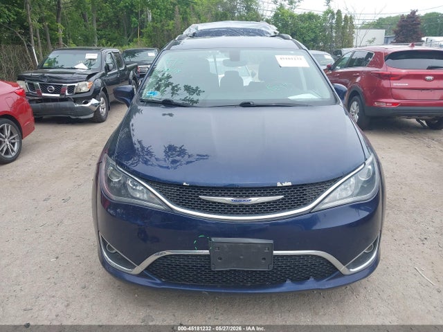 45181232 :رقم المزاد ، 2C4RC1BG0KR526040 vin ، 2019 Chrysler Pacifica Touring L مزاد بيع