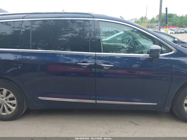45181232 :رقم المزاد ، 2C4RC1BG0KR526040 vin ، 2019 Chrysler Pacifica Touring L مزاد بيع
