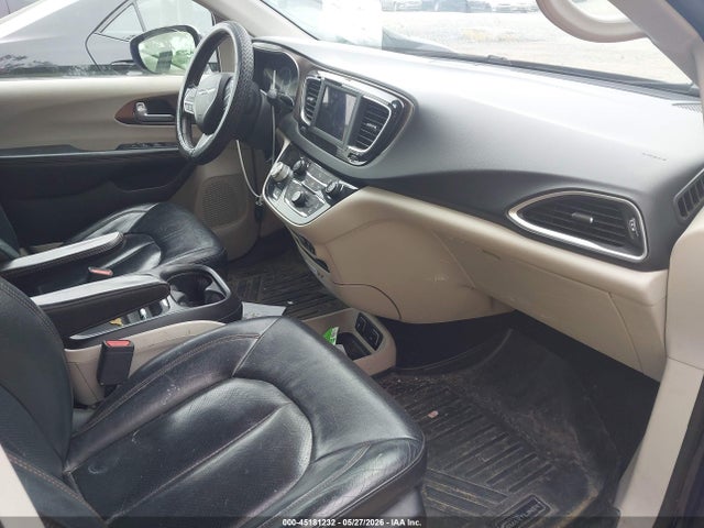 45181232 :رقم المزاد ، 2C4RC1BG0KR526040 vin ، 2019 Chrysler Pacifica Touring L مزاد بيع