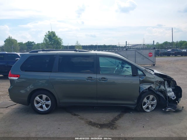45181233 :رقم المزاد ، 5TDKK3DC3DS359161 vin ، 2013 Toyota Sienna Le V6 8 Passenger مزاد بيع