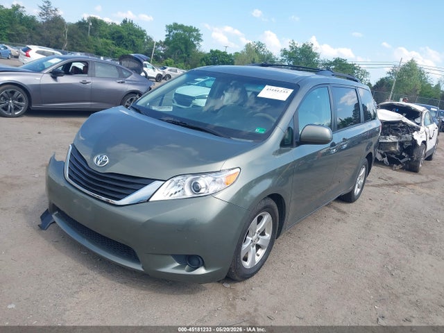 45181233 :رقم المزاد ، 5TDKK3DC3DS359161 vin ، 2013 Toyota Sienna Le V6 8 Passenger مزاد بيع