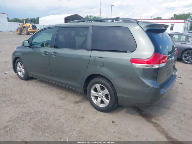 45181233 :رقم المزاد ، 5TDKK3DC3DS359161 vin ، 2013 Toyota Sienna Le V6 8 Passenger مزاد بيع