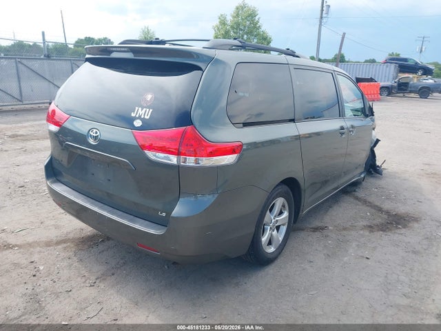 45181233 :رقم المزاد ، 5TDKK3DC3DS359161 vin ، 2013 Toyota Sienna Le V6 8 Passenger مزاد بيع