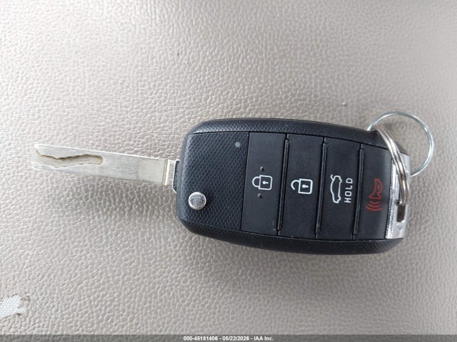 Продаж на аукціоні авто 2017 Kia Optima Lx, vin: 5XXGT4L31HG136358, номер лоту: 45181406
