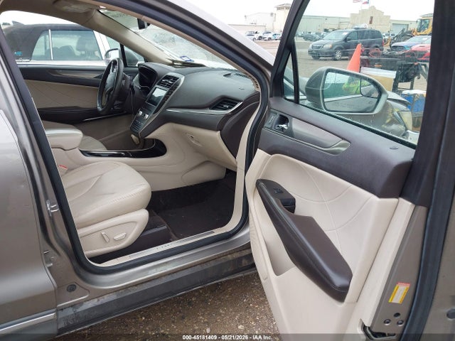 5LMCJ1C90HUL23696 Lincoln Mkc Premiere