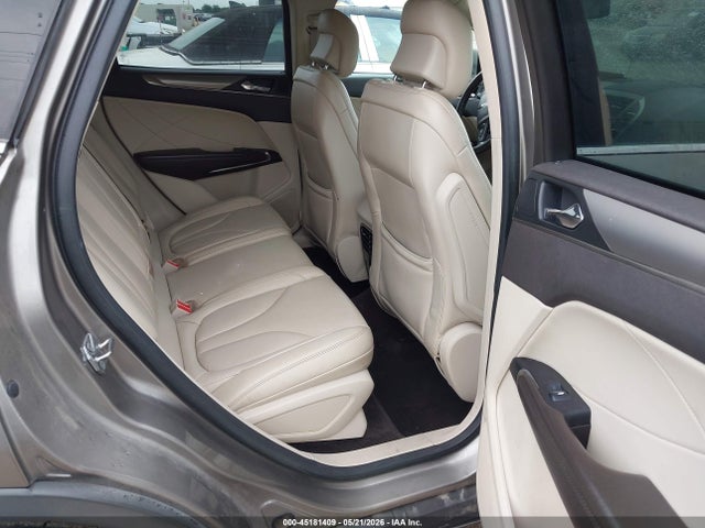5LMCJ1C90HUL23696 Lincoln Mkc Premiere