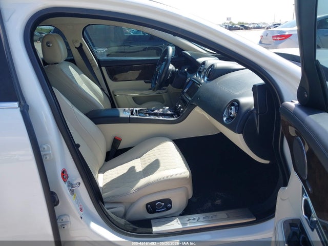 2019 Jaguar Xj Xj50 V6/xjl Portfolio მანქანა იყიდება აუქციონზე, vin: SAJWA2G70K8W19306, აუქციონის ნომერი: 45181492