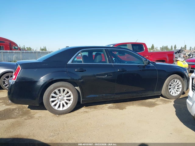 45181507 :رقم المزاد ، 2C3CCAAG5EH361415 vin ، 2014 Chrysler 300 مزاد بيع